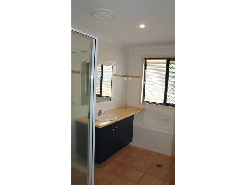 7 Zelma Street, Grasstree Beach QLD 4740