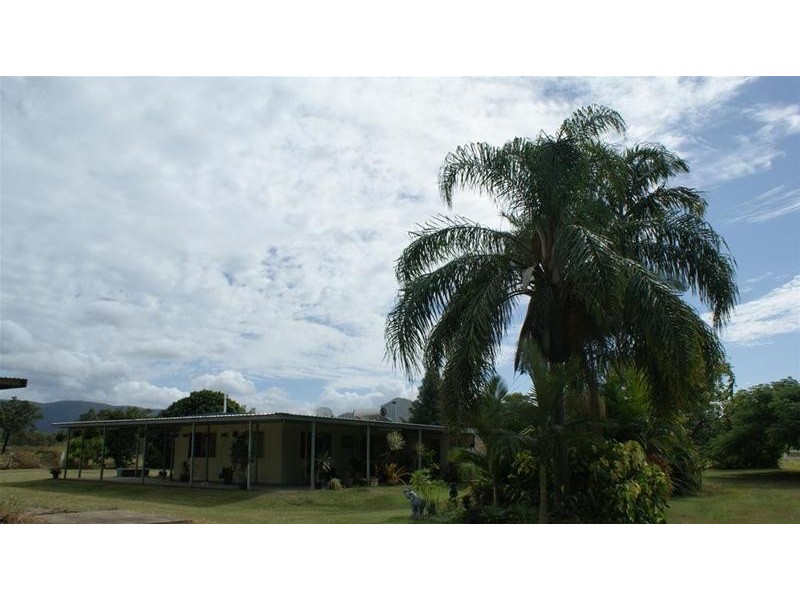 83035 Bruce Highway, Clairview QLD 4741