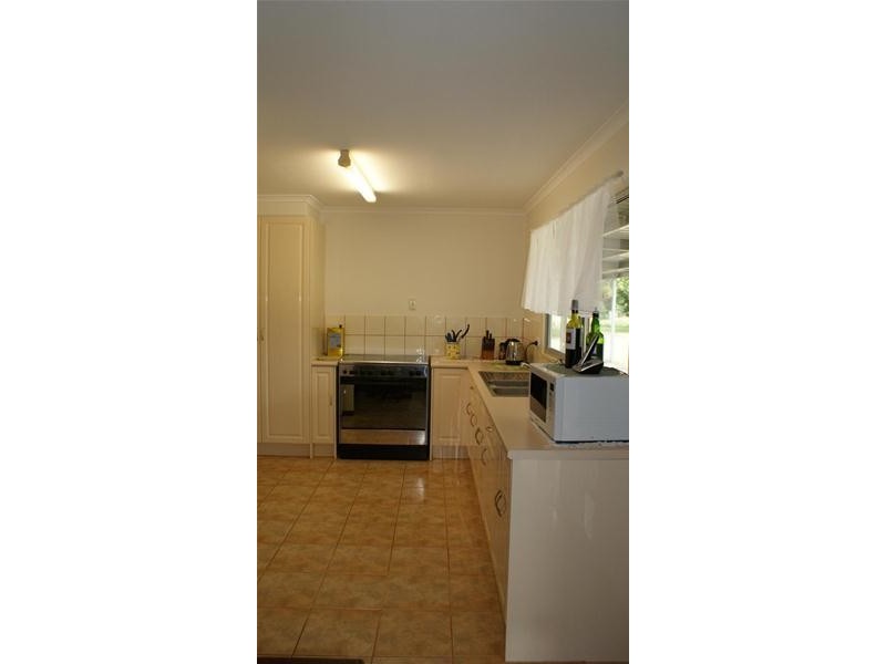 83035 Bruce Highway, Clairview QLD 4741