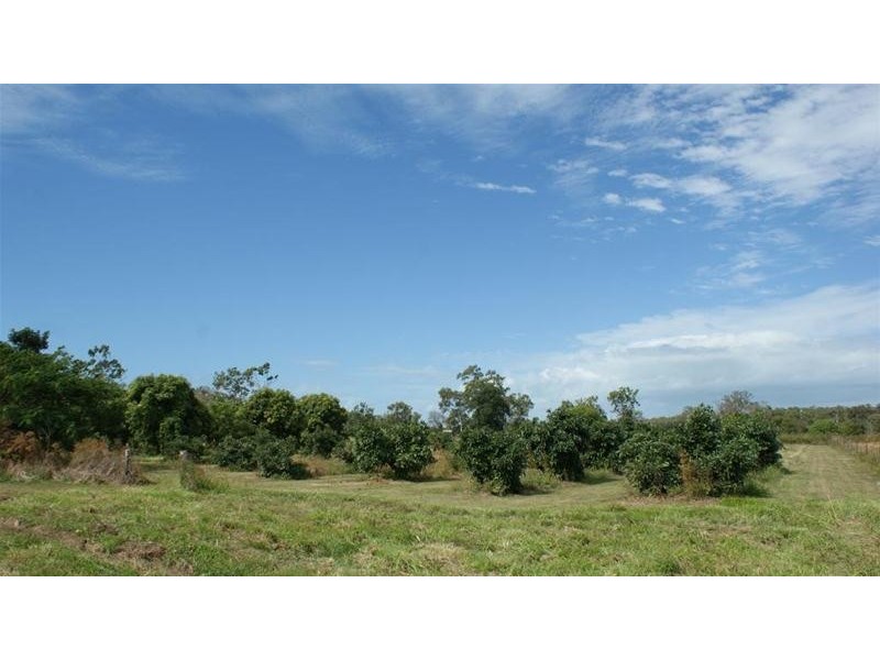 83035 Bruce Highway, Clairview QLD 4741