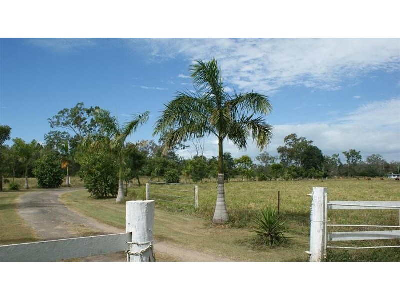 83035 Bruce Highway, Clairview QLD 4741