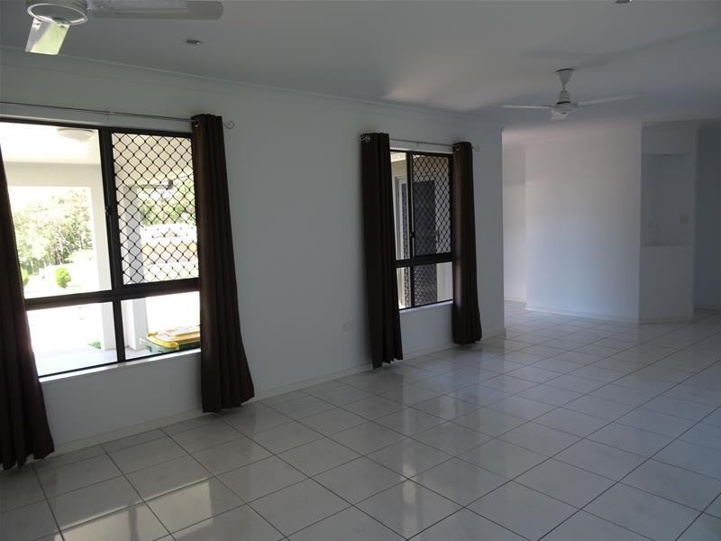 80 West Street, Sarina QLD 4737