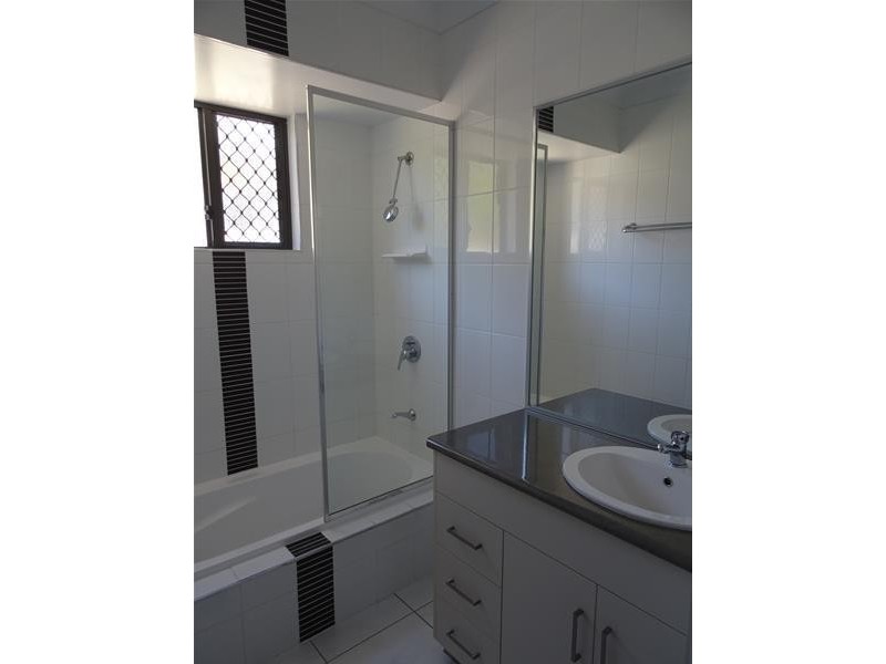 80 West Street, Sarina QLD 4737