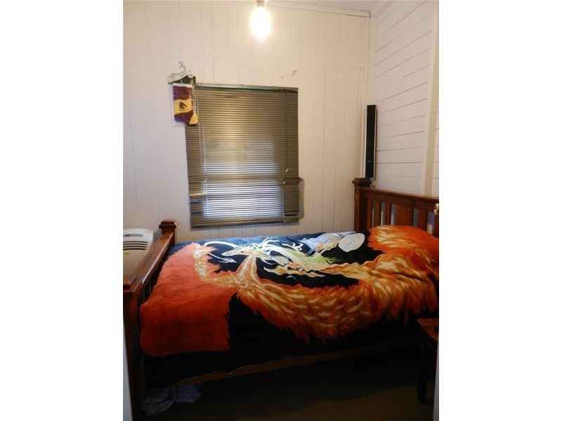 5 Brewers Road, Sarina QLD 4737