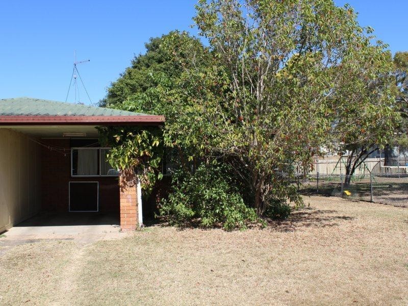 1/2 Elizabeth Street, Sarina QLD 4737