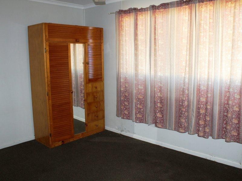 1/2 Elizabeth Street, Sarina QLD 4737