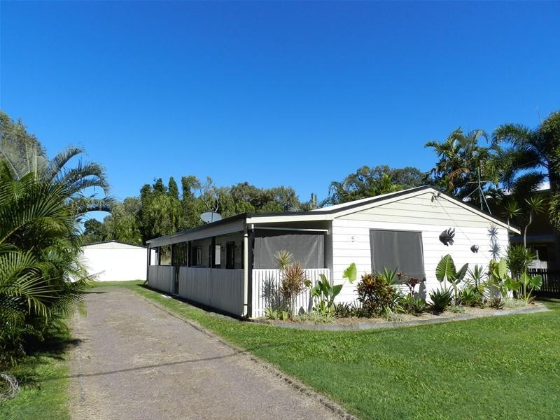 5 Deguara Avenue, Armstrong Beach QLD 4737