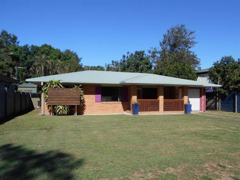 11 St Bees Avenue, Bucasia QLD 4750