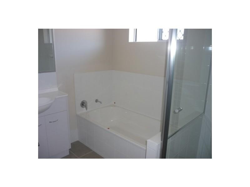 9 Leonie Court, Armstrong Beach QLD 4737