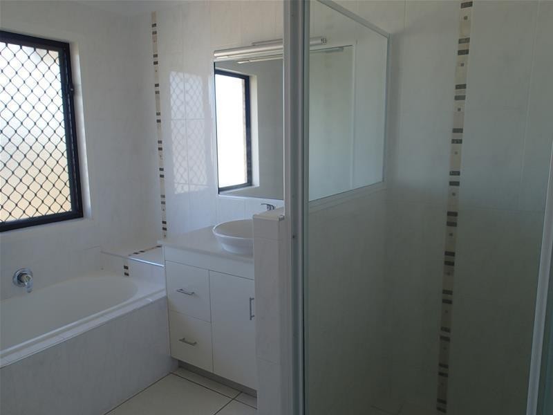 42 Rasmussen Avenue, Salonika Beach QLD 4740