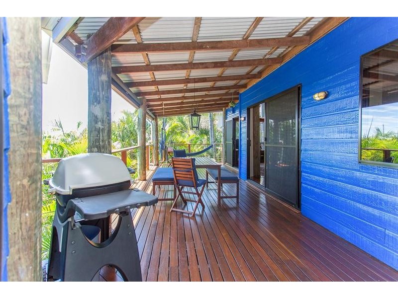 9 Sunrise Place, Blacks Beach QLD 4740