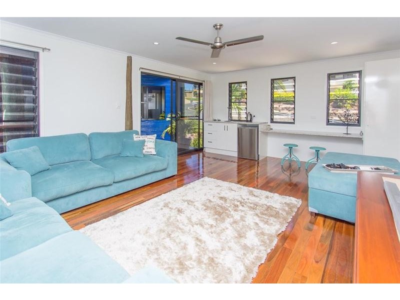 9 Sunrise Place, Blacks Beach QLD 4740