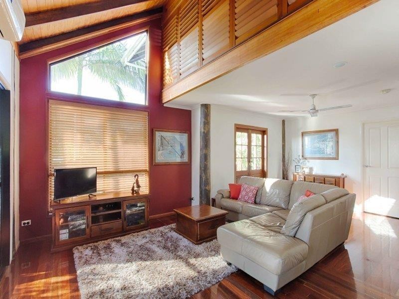 9 Sunrise Place, Blacks Beach QLD 4740