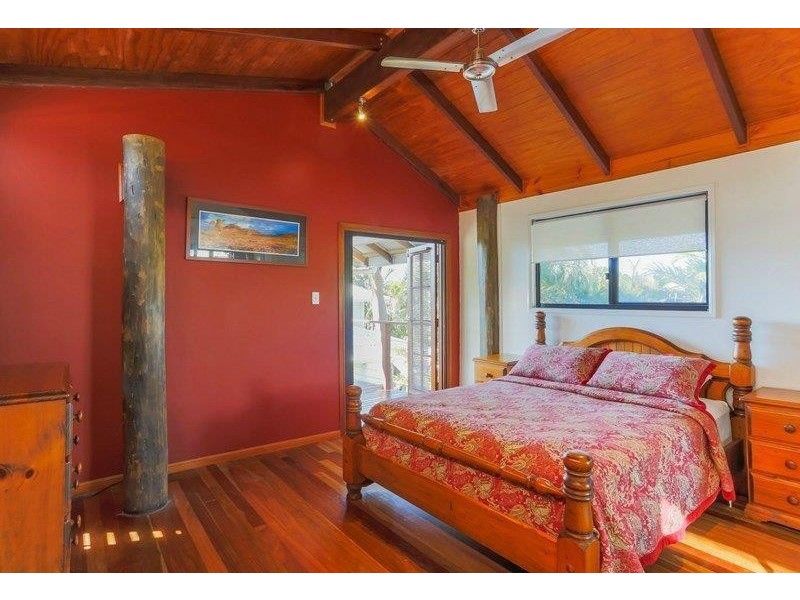 9 Sunrise Place, Blacks Beach QLD 4740