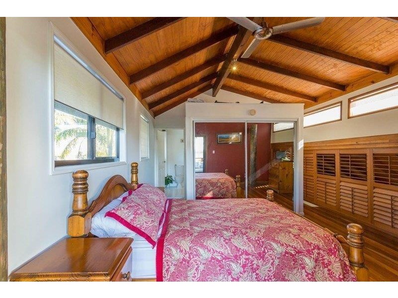 9 Sunrise Place, Blacks Beach QLD 4740