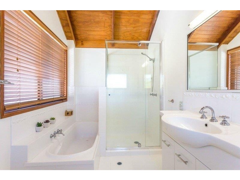 9 Sunrise Place, Blacks Beach QLD 4740