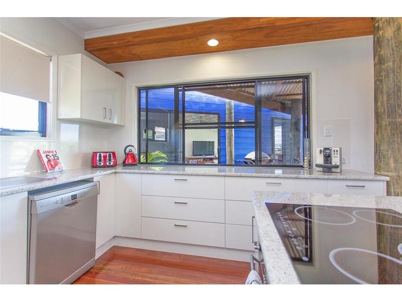 9 Sunrise Place, Blacks Beach QLD 4740