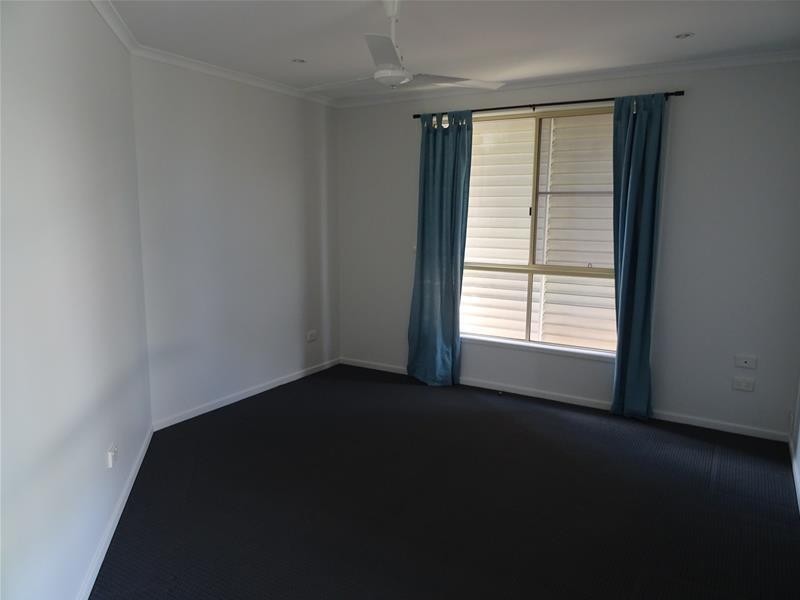 35 Cemetery Road, Sarina QLD 4737