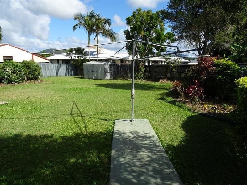 35 Cemetery Road, Sarina QLD 4737