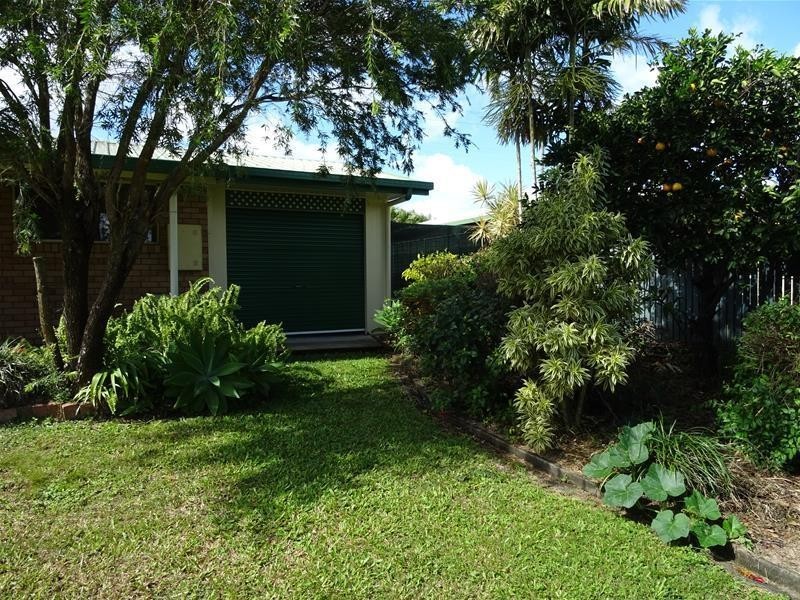 35 Cemetery Road, Sarina QLD 4737