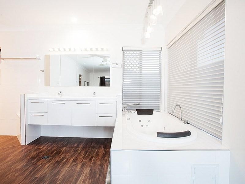 6 Oakview Street, Richmond QLD 4740