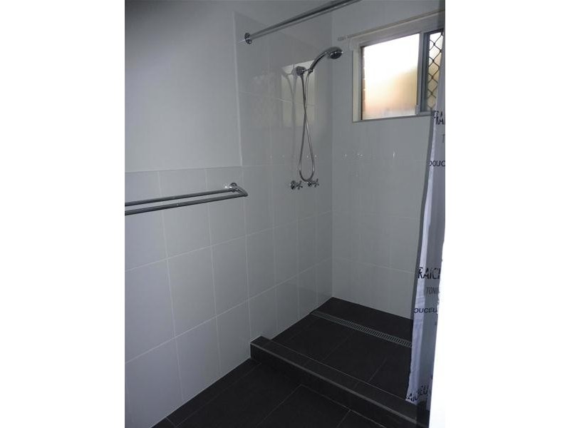 2/6 Whitney Street, Andergrove QLD 4740