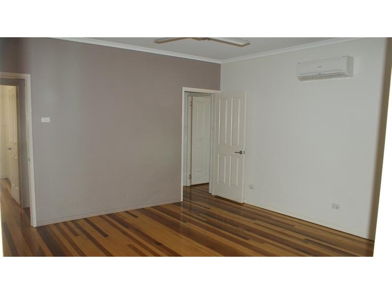 27 Atherton Street, Sarina QLD 4737