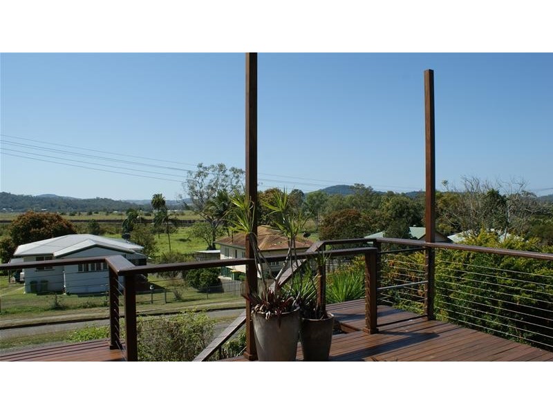 27 Atherton Street, Sarina QLD 4737