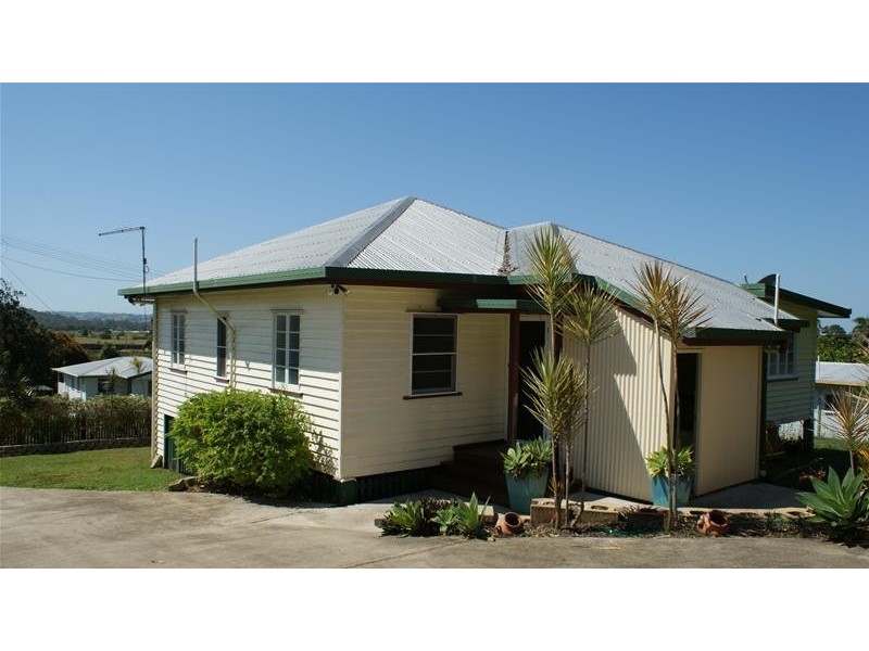 27 Atherton Street, Sarina QLD 4737