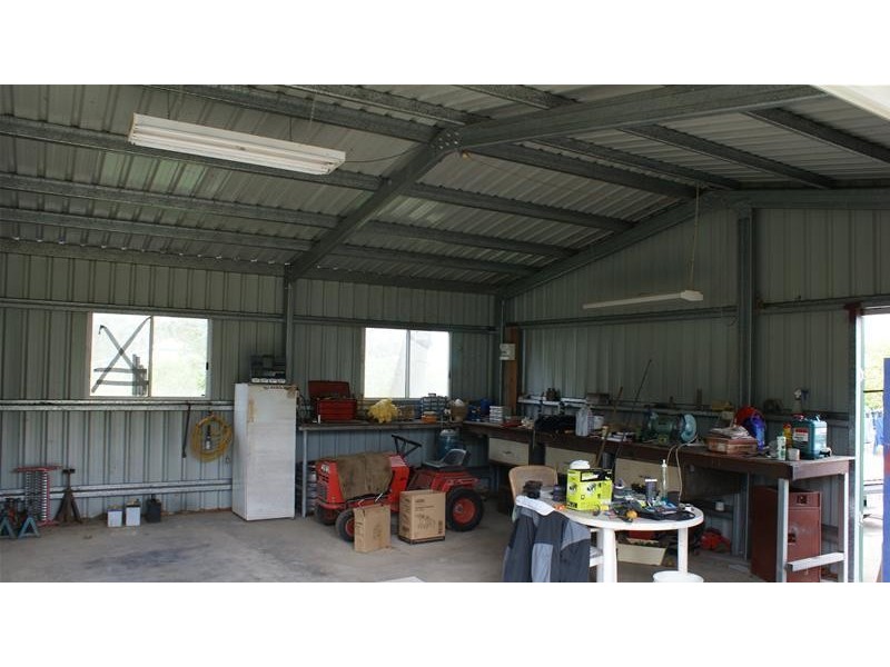 35 Railway Parade, St Lawrence QLD 4707