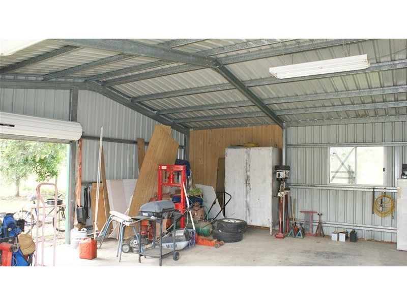 35 Railway Parade, St Lawrence QLD 4707