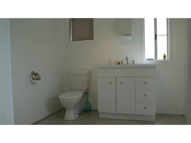 35 Railway Parade, St Lawrence QLD 4707