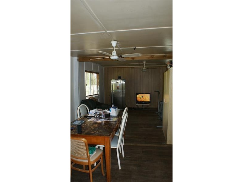 35 Railway Parade, St Lawrence QLD 4707