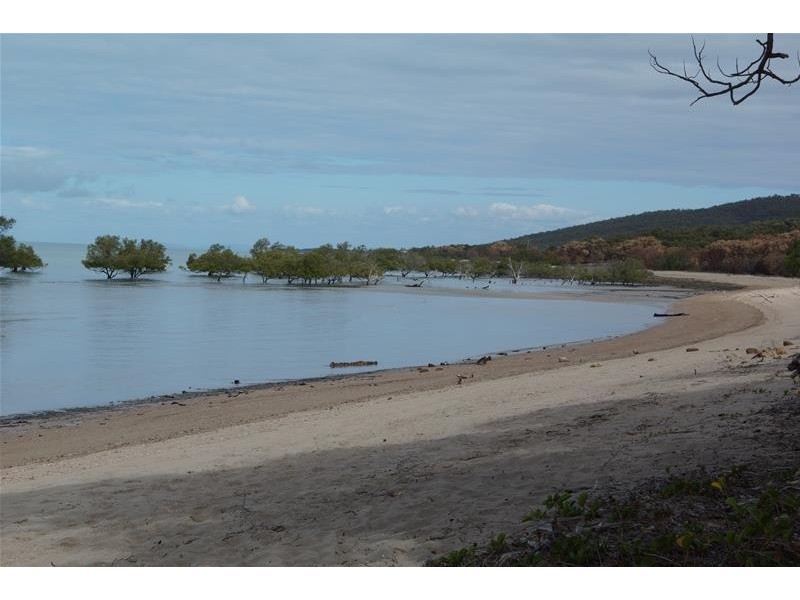 104 Colonial Drive, Clairview QLD 4741