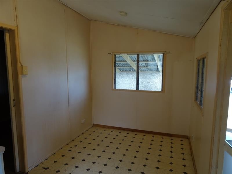 5 Place Avenue, Sarina QLD 4737