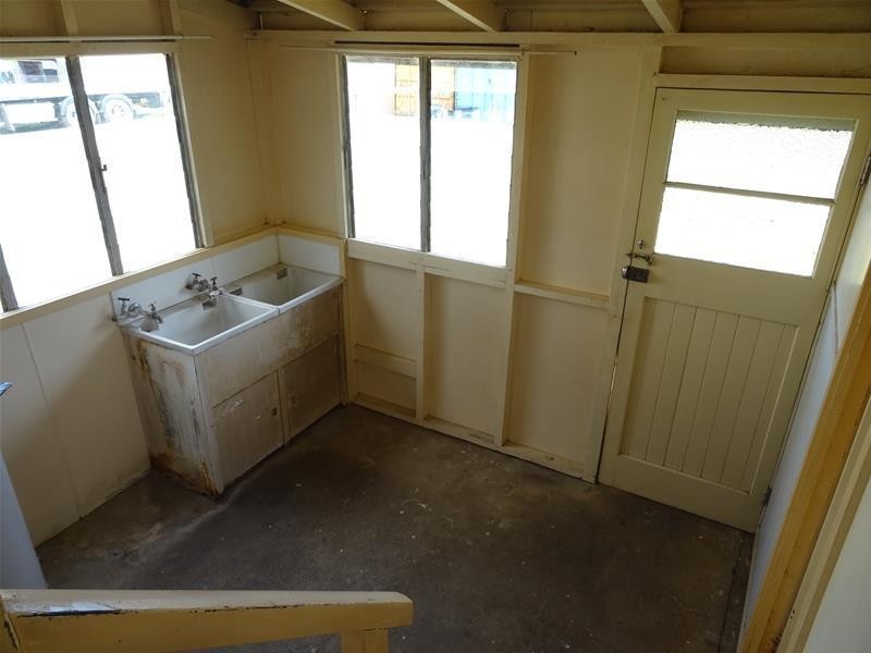 5 Place Avenue, Sarina QLD 4737