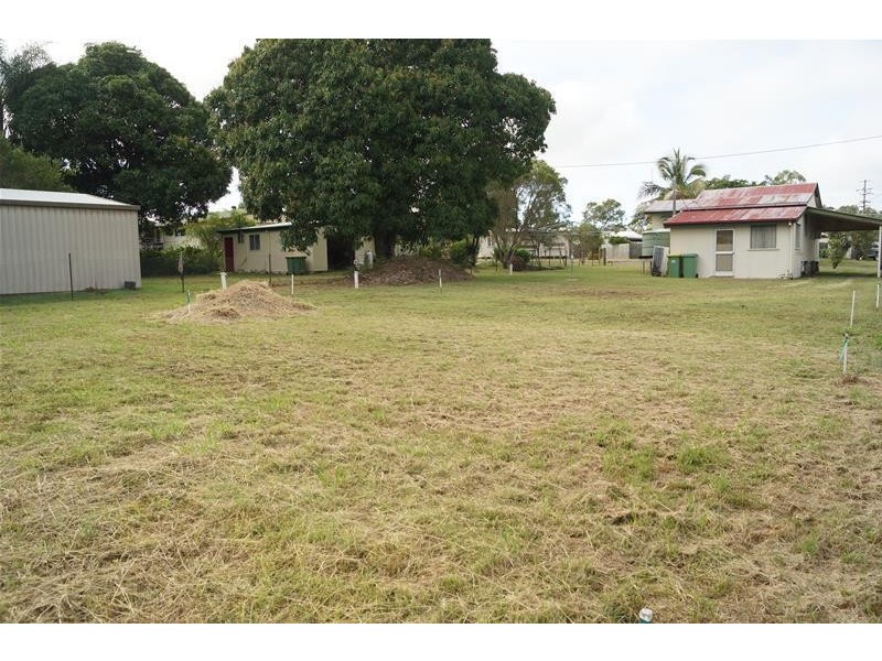 5 Place Avenue, Sarina QLD 4737