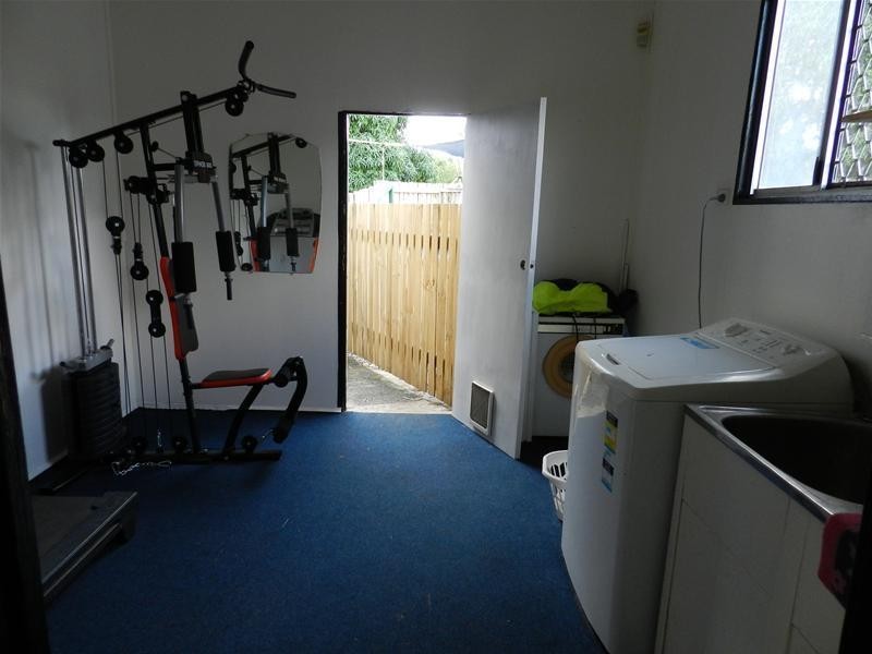 10 Atherton Street, Sarina QLD 4737