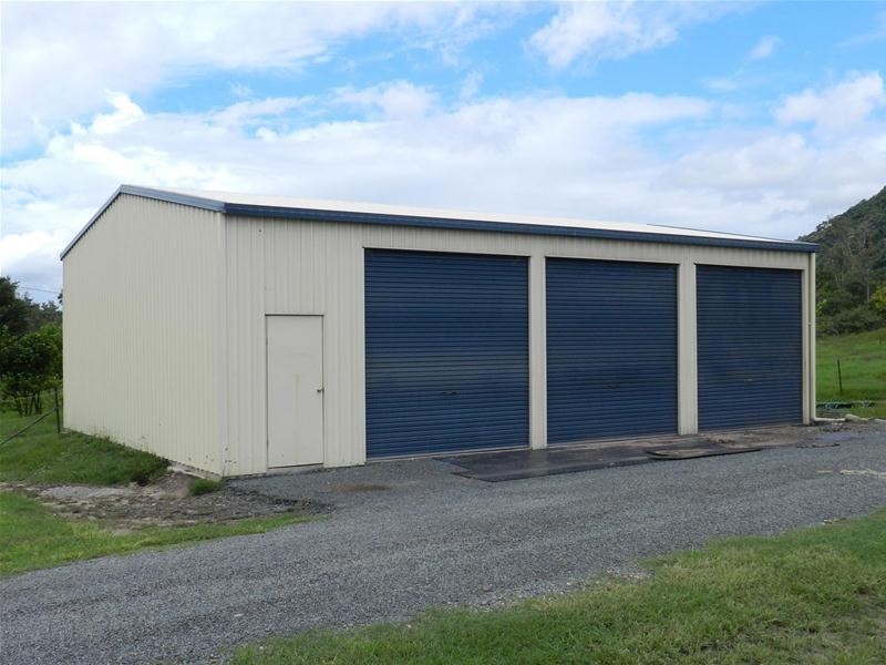 1775 Sarina Homebush Road, Oakenden QLD 4741