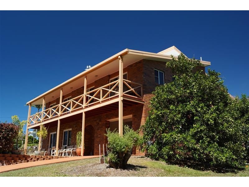 2 Antoney Lane, Sarina Beach QLD 4737