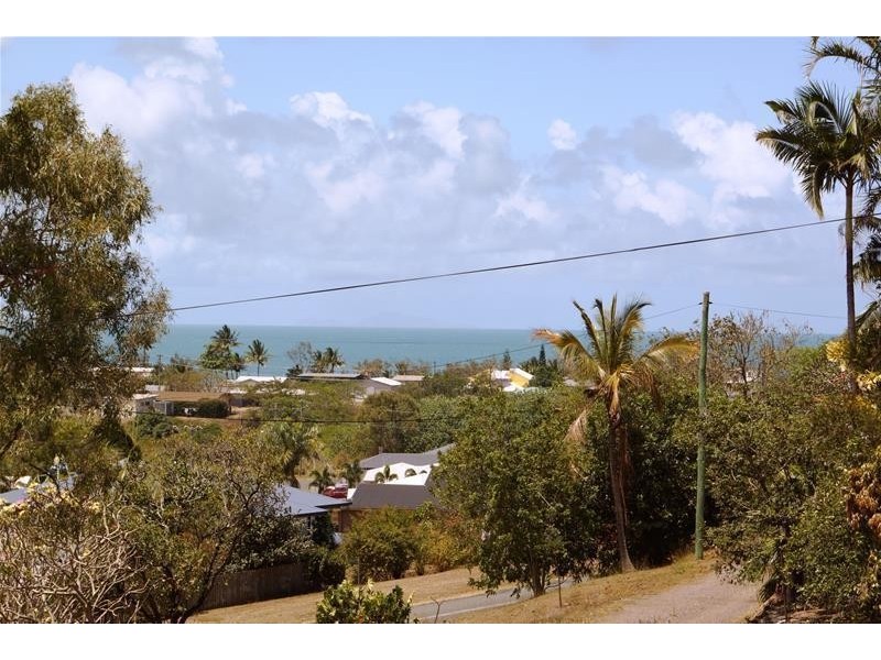 2 Antoney Lane, Sarina Beach QLD 4737