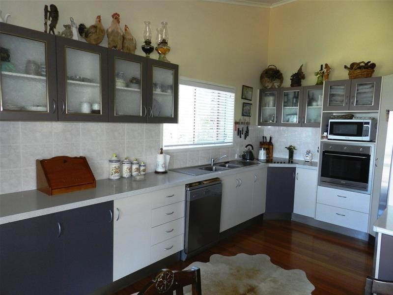 2 Antoney Lane, Sarina Beach QLD 4737