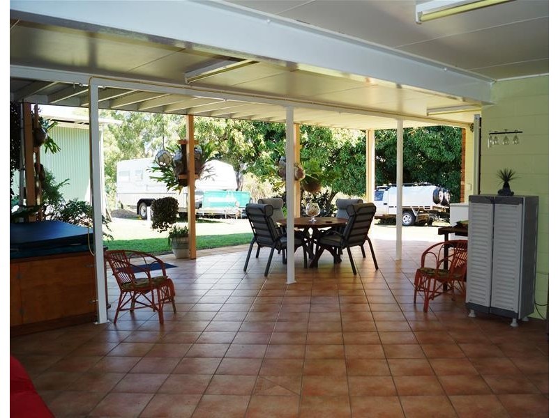 2 Antoney Lane, Sarina Beach QLD 4737