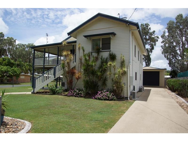 1 Deguara Avenue, Armstrong Beach QLD 4737