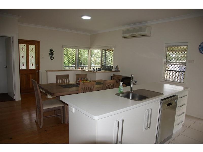 1 Deguara Avenue, Armstrong Beach QLD 4737