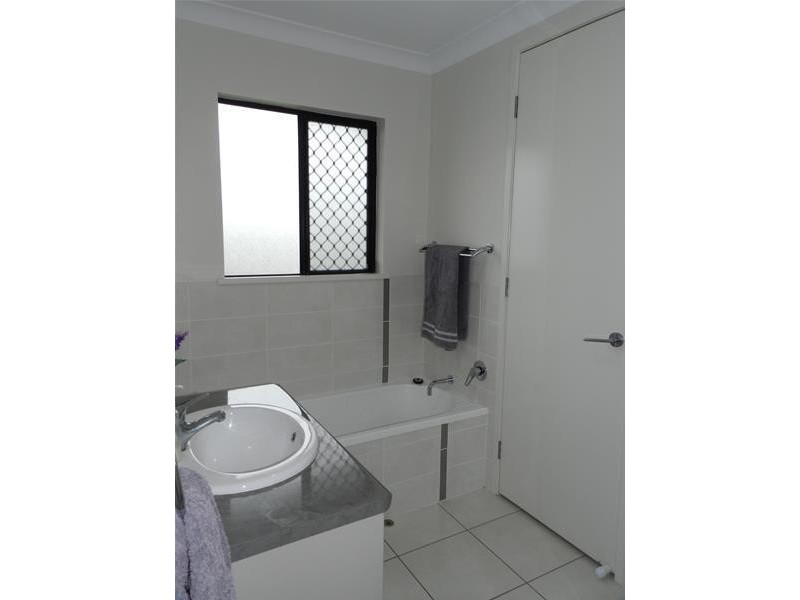 4 Ocean Drive, Sarina QLD 4737