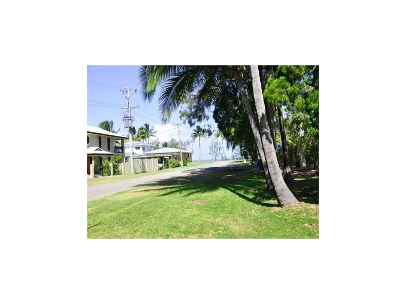 1 Clark Street, Grasstree Beach QLD 4740
