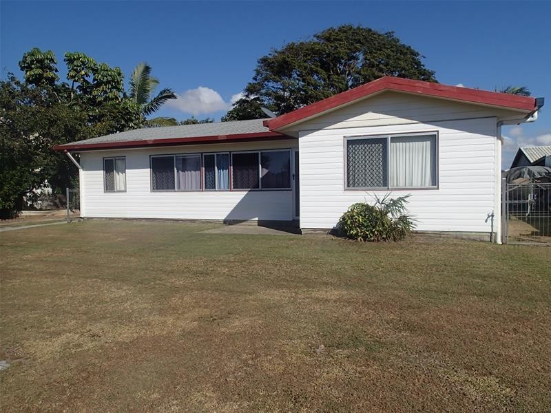 27 Cemetery Road, Sarina QLD 4737