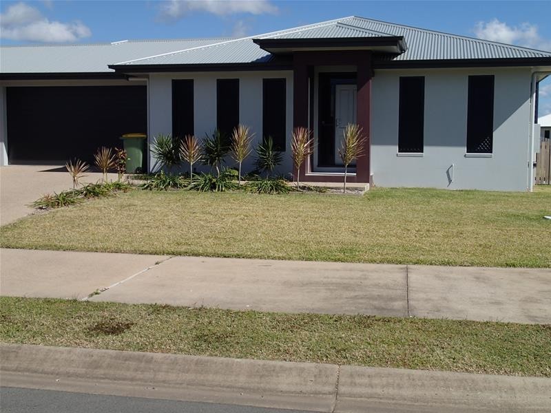 8b Reef Drive, Sarina QLD 4737