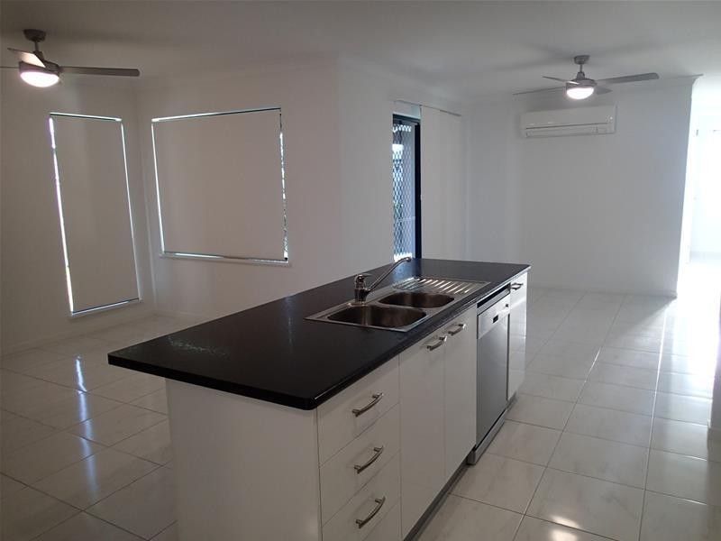 8b Reef Drive, Sarina QLD 4737